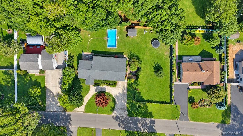 41 Linden Lane, Brookhaven, NY, 4 Bedrooms Bedrooms, 9 Rooms Rooms,2 BathroomsBathrooms,Residential,For Rent,Linden,0,1045634 41 Linden Lane, Brookhaven, NY, 4 Bedrooms Bedrooms, 9 Rooms Rooms,2 BathroomsBathrooms,Residential,For Rent,Linden,0,1045634