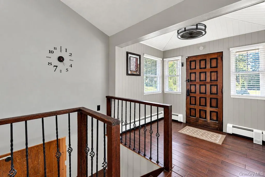 Welcoming and Roomy Foyer Welcoming and Roomy Foyer
