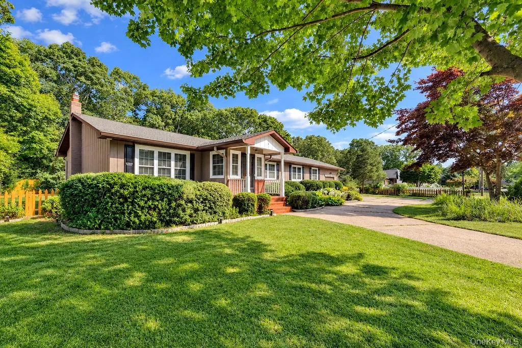 41 Linden Lane, Brookhaven, NY, 4 Bedrooms Bedrooms, 9 Rooms Rooms,2 BathroomsBathrooms,Residential,For Rent,Linden,0,1045634 41 Linden Lane, Brookhaven, NY, 4 Bedrooms Bedrooms, 9 Rooms Rooms,2 BathroomsBathrooms,Residential,For Rent,Linden,0,1045634