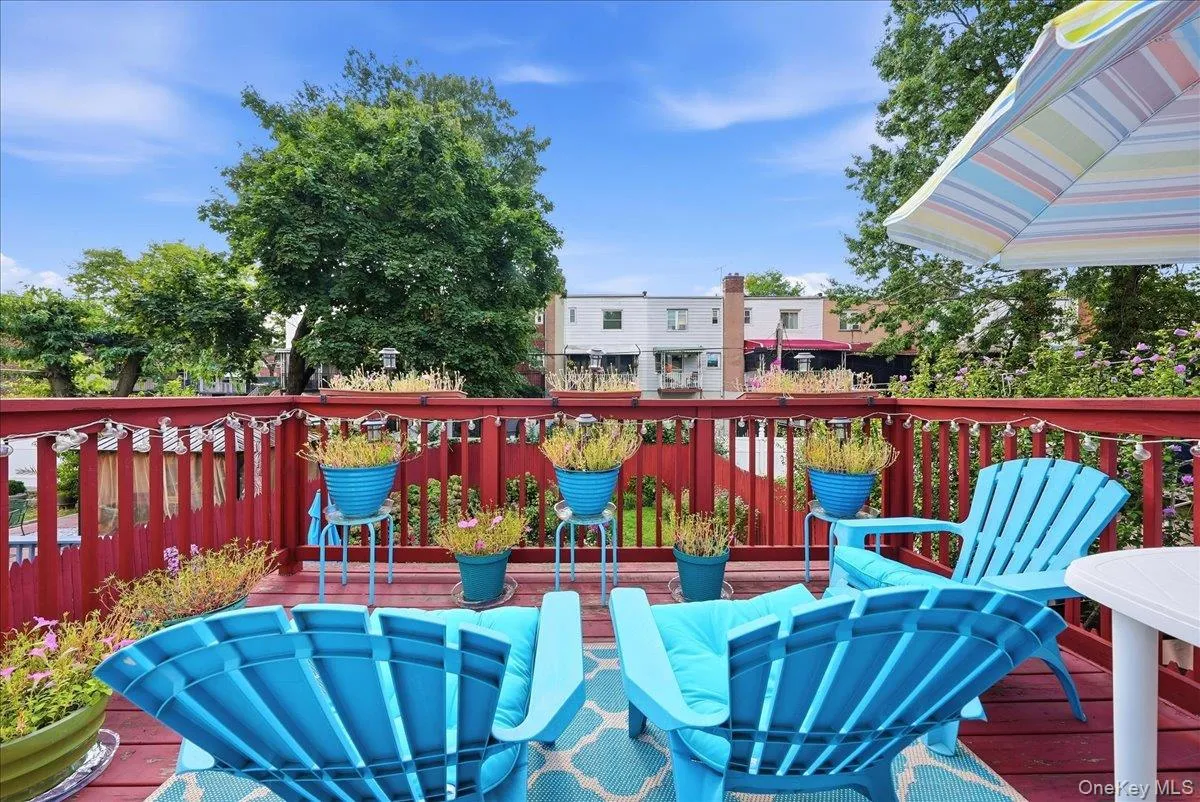 4027 Grace Avenue, New York, NY, 3 Bedrooms Bedrooms, 8 Rooms Rooms,2 BathroomsBathrooms,Residential,For Rent,Grace,0,1045635 4027 Grace Avenue, New York, NY, 3 Bedrooms Bedrooms, 8 Rooms Rooms,2 BathroomsBathrooms,Residential,For Rent,Grace,0,1045635