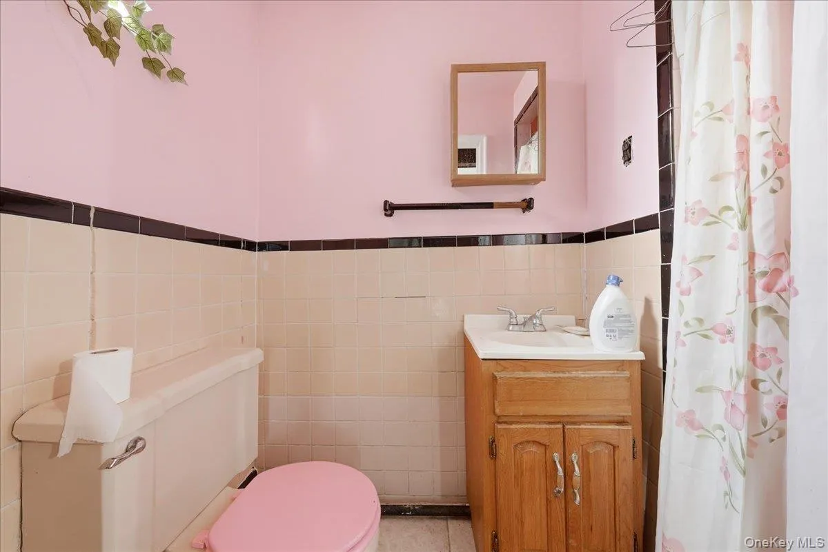 4027 Grace Avenue, New York, NY, 3 Bedrooms Bedrooms, 8 Rooms Rooms,2 BathroomsBathrooms,Residential,For Rent,Grace,0,1045635 4027 Grace Avenue, New York, NY, 3 Bedrooms Bedrooms, 8 Rooms Rooms,2 BathroomsBathrooms,Residential,For Rent,Grace,0,1045635