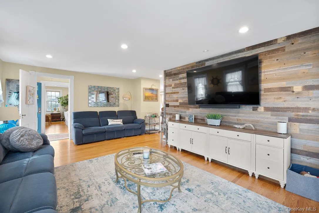 1 Dewey Avenue, Babylon, NY, 3 Bedrooms Bedrooms, 9 Rooms Rooms,2 BathroomsBathrooms,Residential,For Rent,Dewey,0,1045637 1 Dewey Avenue, Babylon, NY, 3 Bedrooms Bedrooms, 9 Rooms Rooms,2 BathroomsBathrooms,Residential,For Rent,Dewey,0,1045637