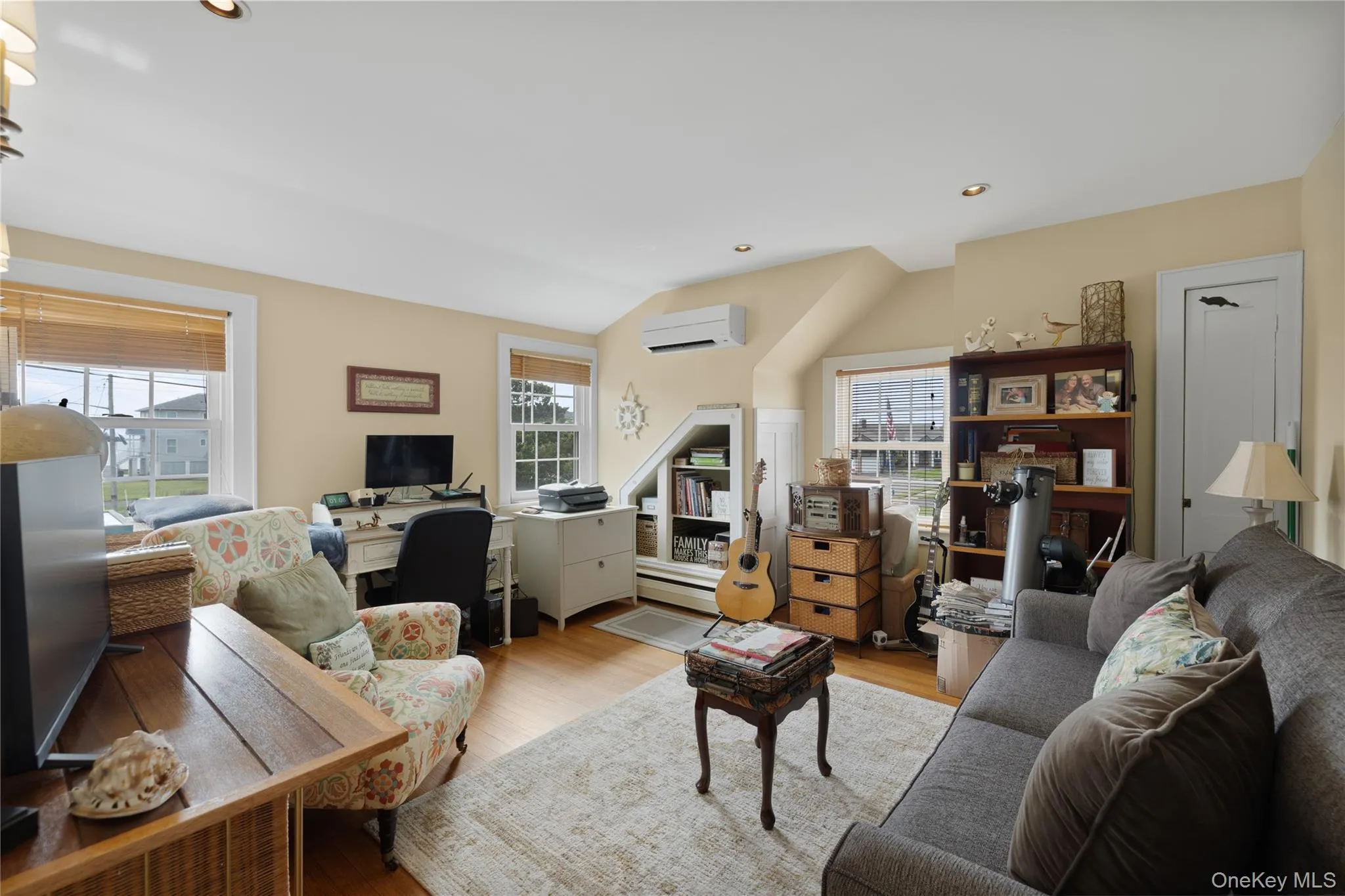 1 Dewey Avenue, Babylon, NY, 3 Bedrooms Bedrooms, 9 Rooms Rooms,2 BathroomsBathrooms,Residential,For Rent,Dewey,0,1045637 1 Dewey Avenue, Babylon, NY, 3 Bedrooms Bedrooms, 9 Rooms Rooms,2 BathroomsBathrooms,Residential,For Rent,Dewey,0,1045637