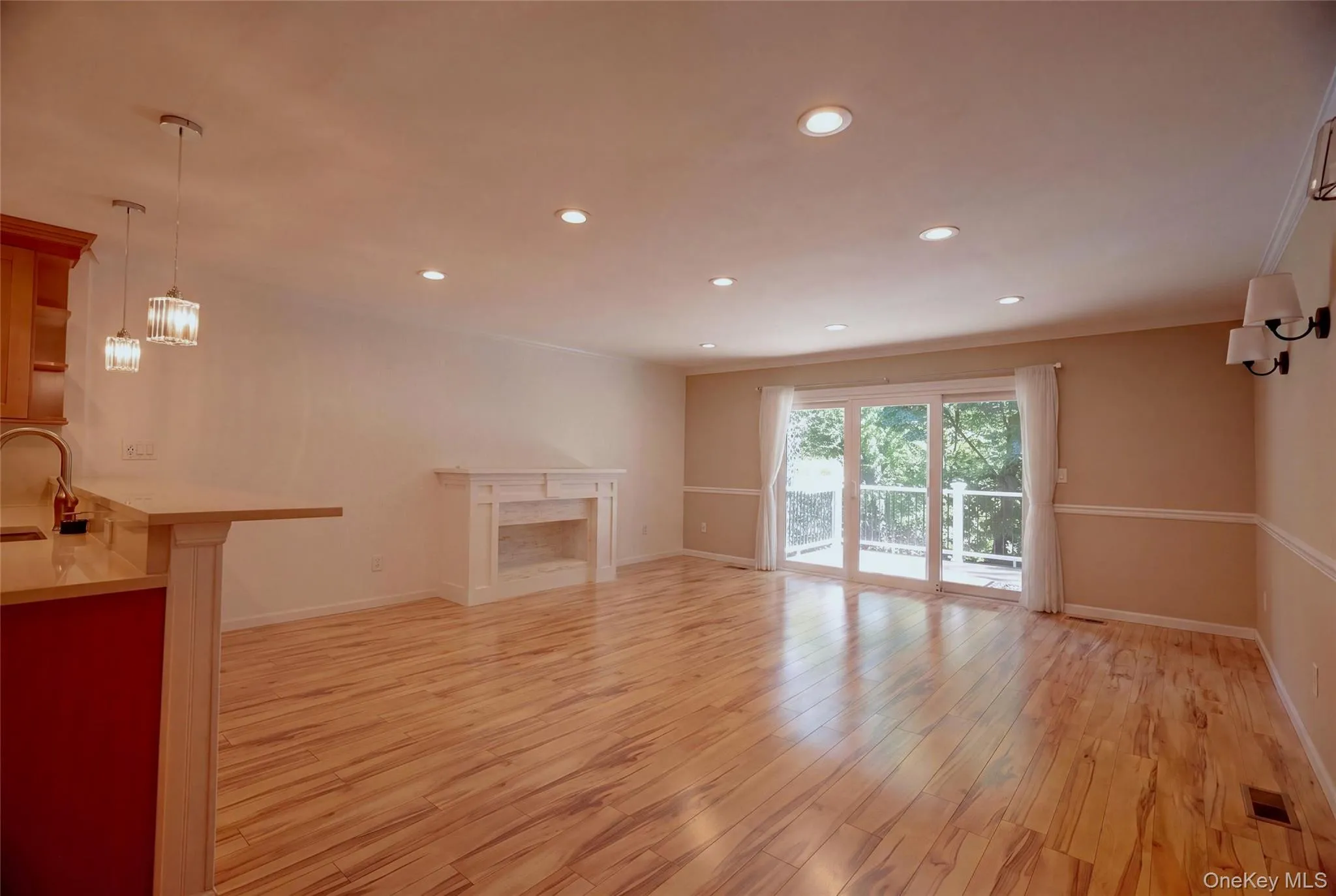 13 Pine Street, Huntington, NY, 2 Bedrooms Bedrooms, 5 Rooms Rooms,2 BathroomsBathrooms,Residential,For Rent,Pine,0,1045641 13 Pine Street, Huntington, NY, 2 Bedrooms Bedrooms, 5 Rooms Rooms,2 BathroomsBathrooms,Residential,For Rent,Pine,0,1045641