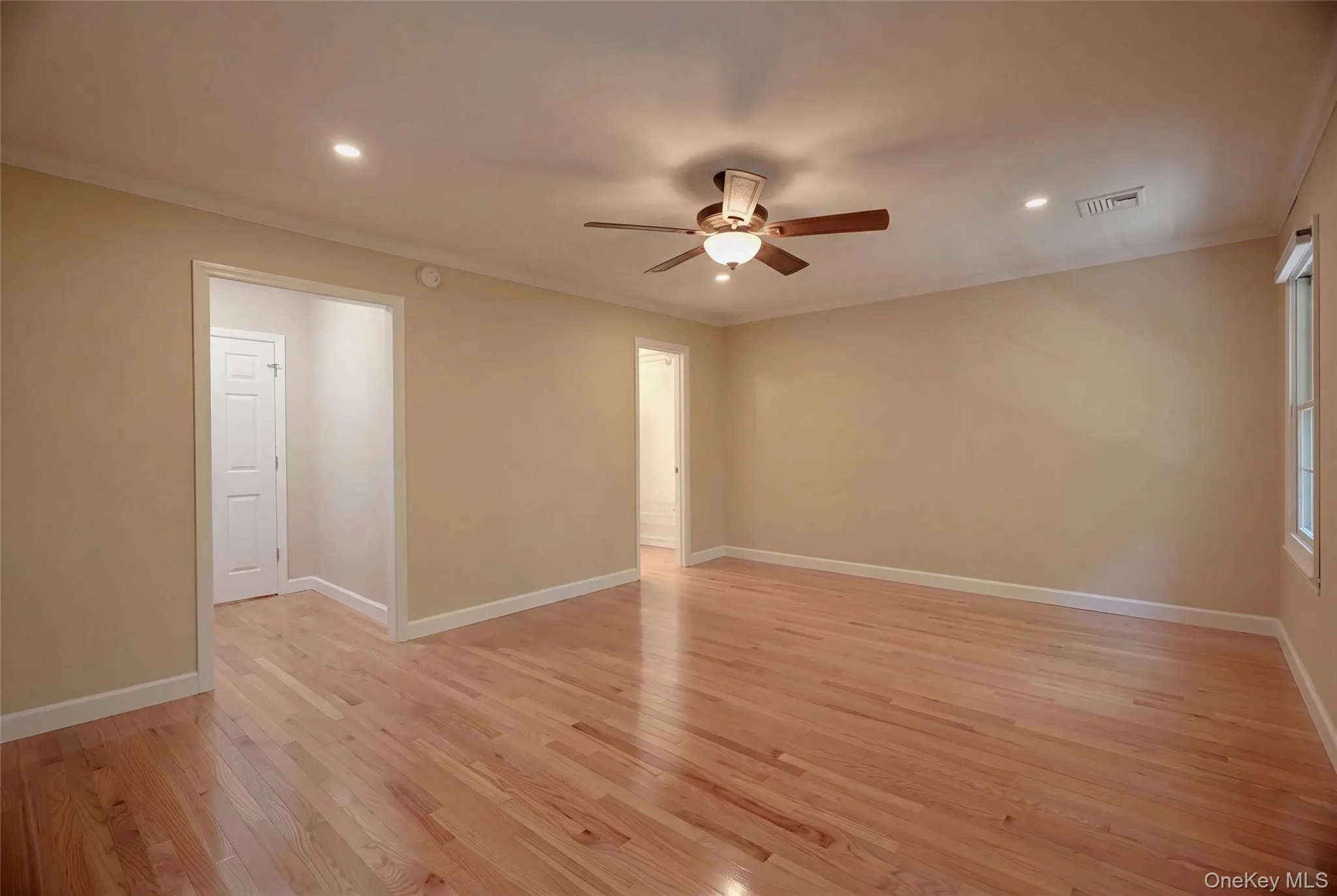 13 Pine Street, Huntington, NY, 2 Bedrooms Bedrooms, 5 Rooms Rooms,2 BathroomsBathrooms,Residential,For Rent,Pine,0,1045641 13 Pine Street, Huntington, NY, 2 Bedrooms Bedrooms, 5 Rooms Rooms,2 BathroomsBathrooms,Residential,For Rent,Pine,0,1045641