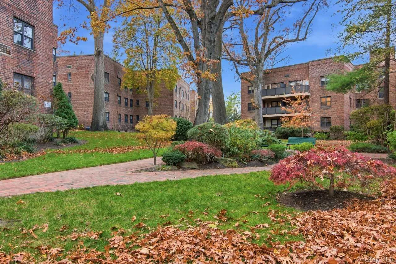 52 Brompton Road, North Hempstead, NY, 2 Bedrooms Bedrooms, 4 Rooms Rooms,1 BathroomBathrooms,Residential,For Rent,Brompton,0,1045644 52 Brompton Road, North Hempstead, NY, 2 Bedrooms Bedrooms, 4 Rooms Rooms,1 BathroomBathrooms,Residential,For Rent,Brompton,0,1045644