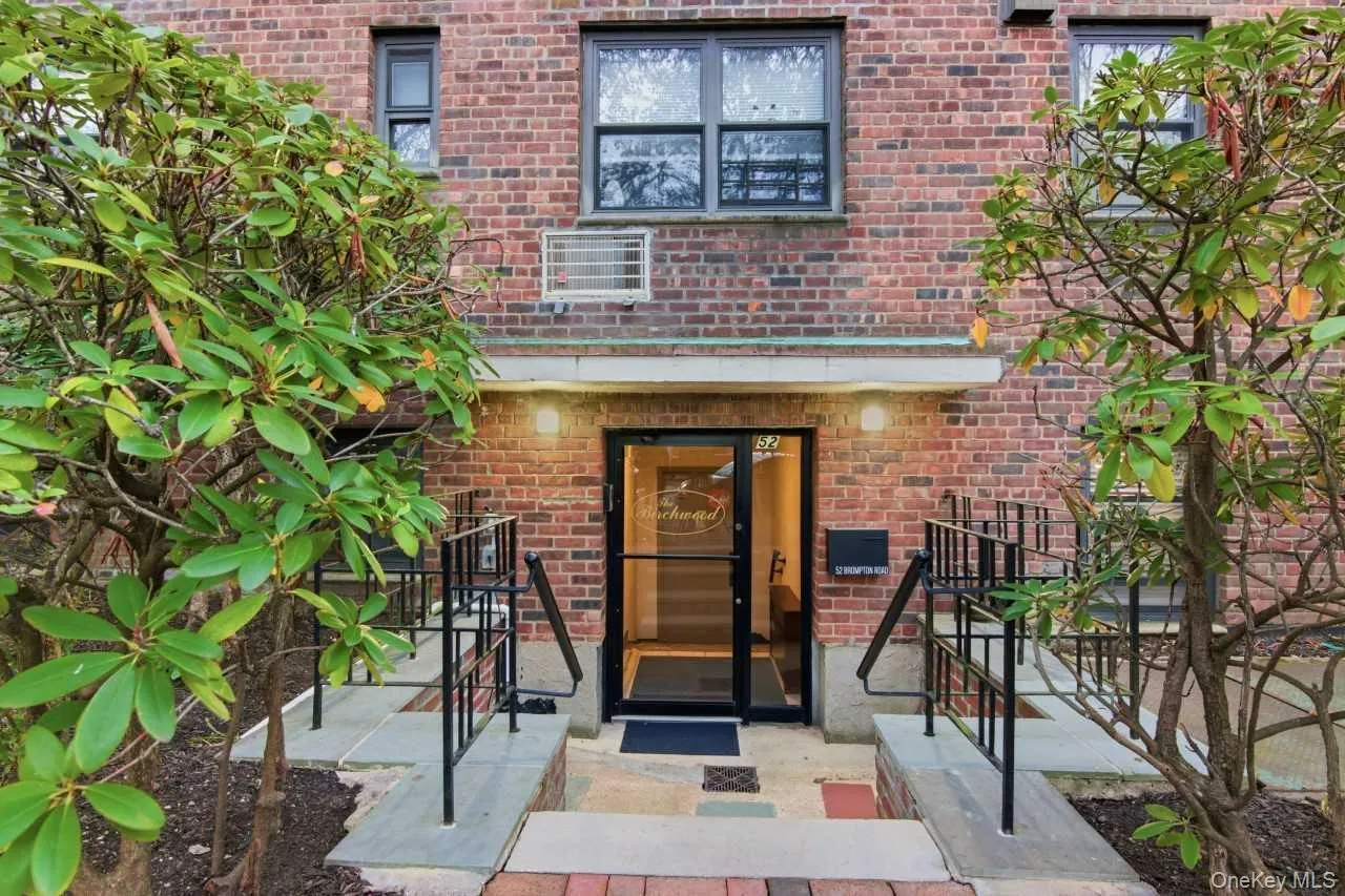 52 Brompton Road, North Hempstead, NY, 2 Bedrooms Bedrooms, 4 Rooms Rooms,1 BathroomBathrooms,Residential,For Rent,Brompton,0,1045644 52 Brompton Road, North Hempstead, NY, 2 Bedrooms Bedrooms, 4 Rooms Rooms,1 BathroomBathrooms,Residential,For Rent,Brompton,0,1045644