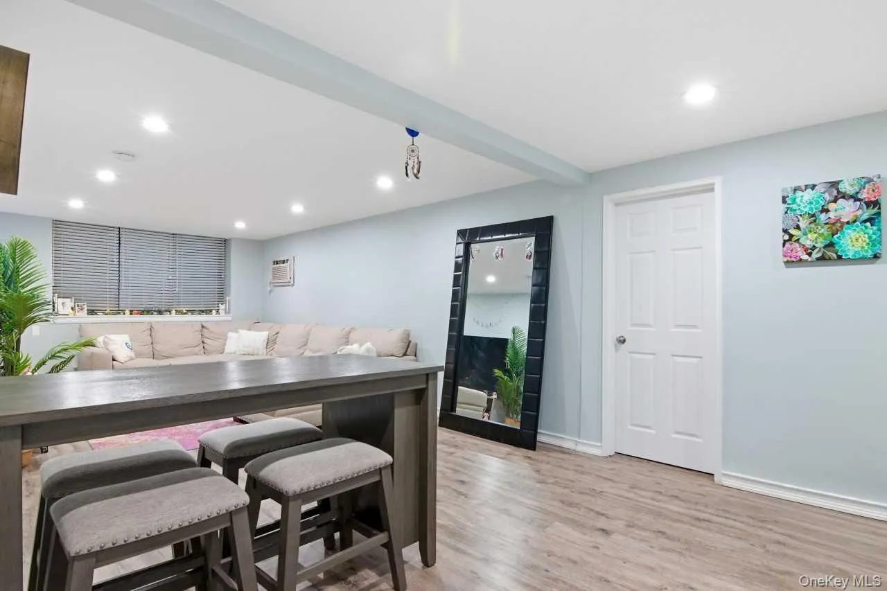 52 Brompton Road, North Hempstead, NY, 2 Bedrooms Bedrooms, 4 Rooms Rooms,1 BathroomBathrooms,Residential,For Rent,Brompton,0,1045644 52 Brompton Road, North Hempstead, NY, 2 Bedrooms Bedrooms, 4 Rooms Rooms,1 BathroomBathrooms,Residential,For Rent,Brompton,0,1045644