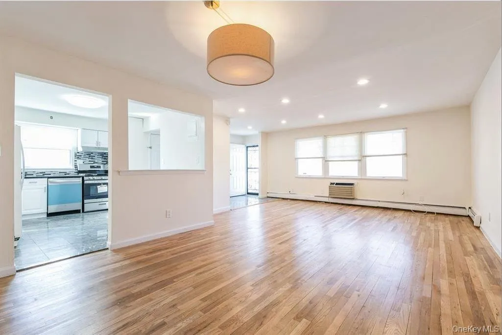 8833 Ransom Street, New York, NY, 3 Bedroom Bedrooms, 7 Room Rooms,2 BathroomBathrooms,Residential Lease,For Rent,Ransom,0,1045649 8833 Ransom Street, New York, NY, 3 Bedroom Bedrooms, 7 Room Rooms,2 BathroomBathrooms,Residential Lease,For Rent,Ransom,0,1045649