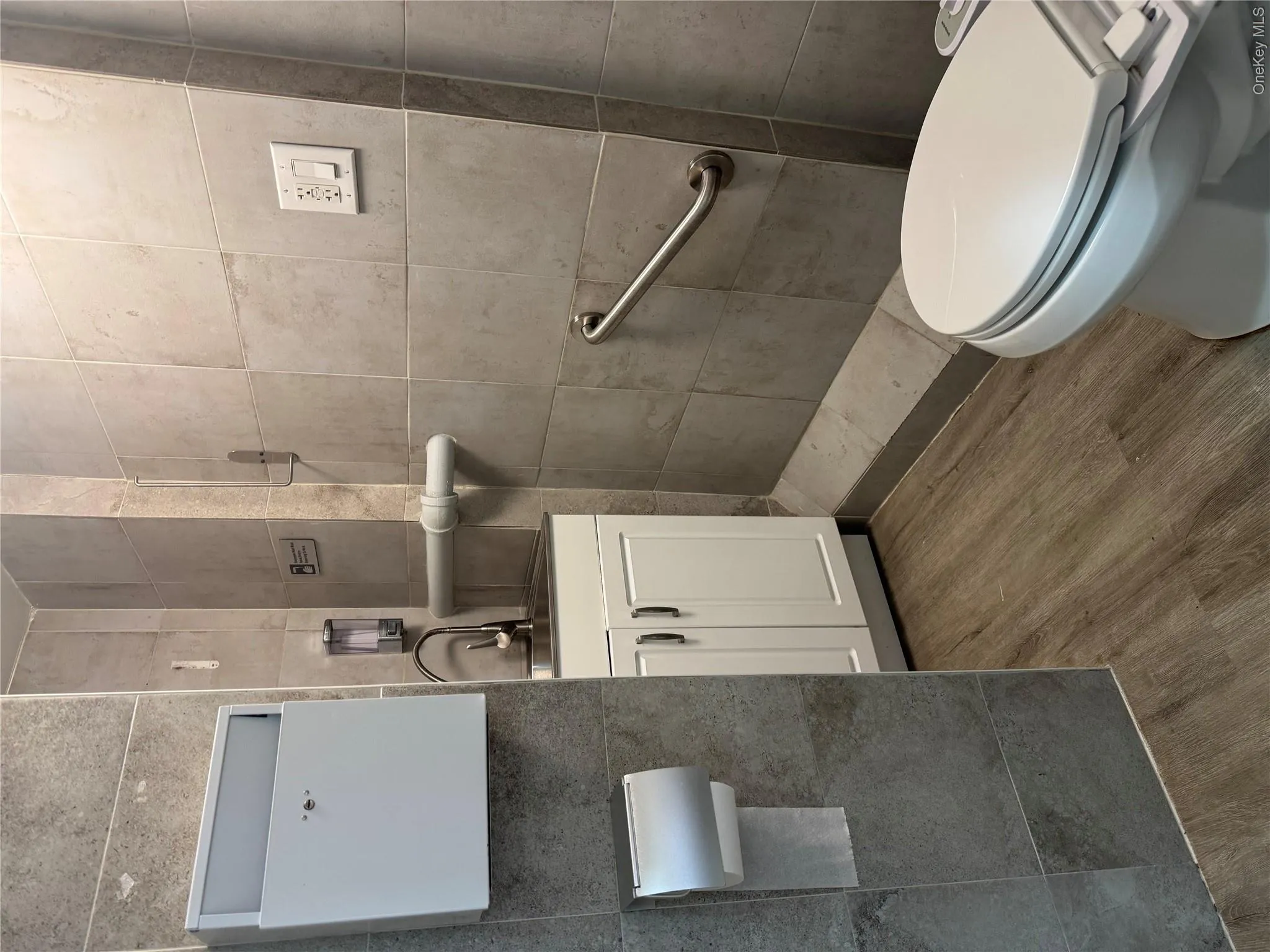 10401 Northern Blvd, New York, NY, ,Commercial Lease,For Rent,Northern Blvd,0,1045653 10401 Northern Blvd, New York, NY, ,Commercial Lease,For Rent,Northern Blvd,0,1045653