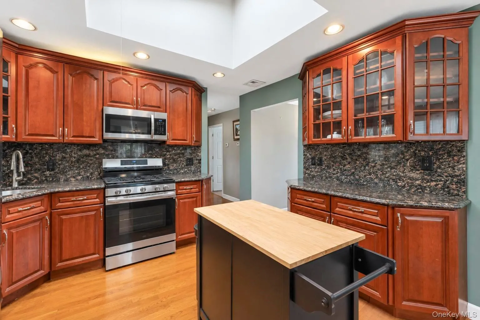 272 12th Street, Babylon, NY, 3 Bedrooms Bedrooms, 7 Rooms Rooms,2 BathroomsBathrooms,Residential,For Rent,12th,0,1045663 272 12th Street, Babylon, NY, 3 Bedrooms Bedrooms, 7 Rooms Rooms,2 BathroomsBathrooms,Residential,For Rent,12th,0,1045663