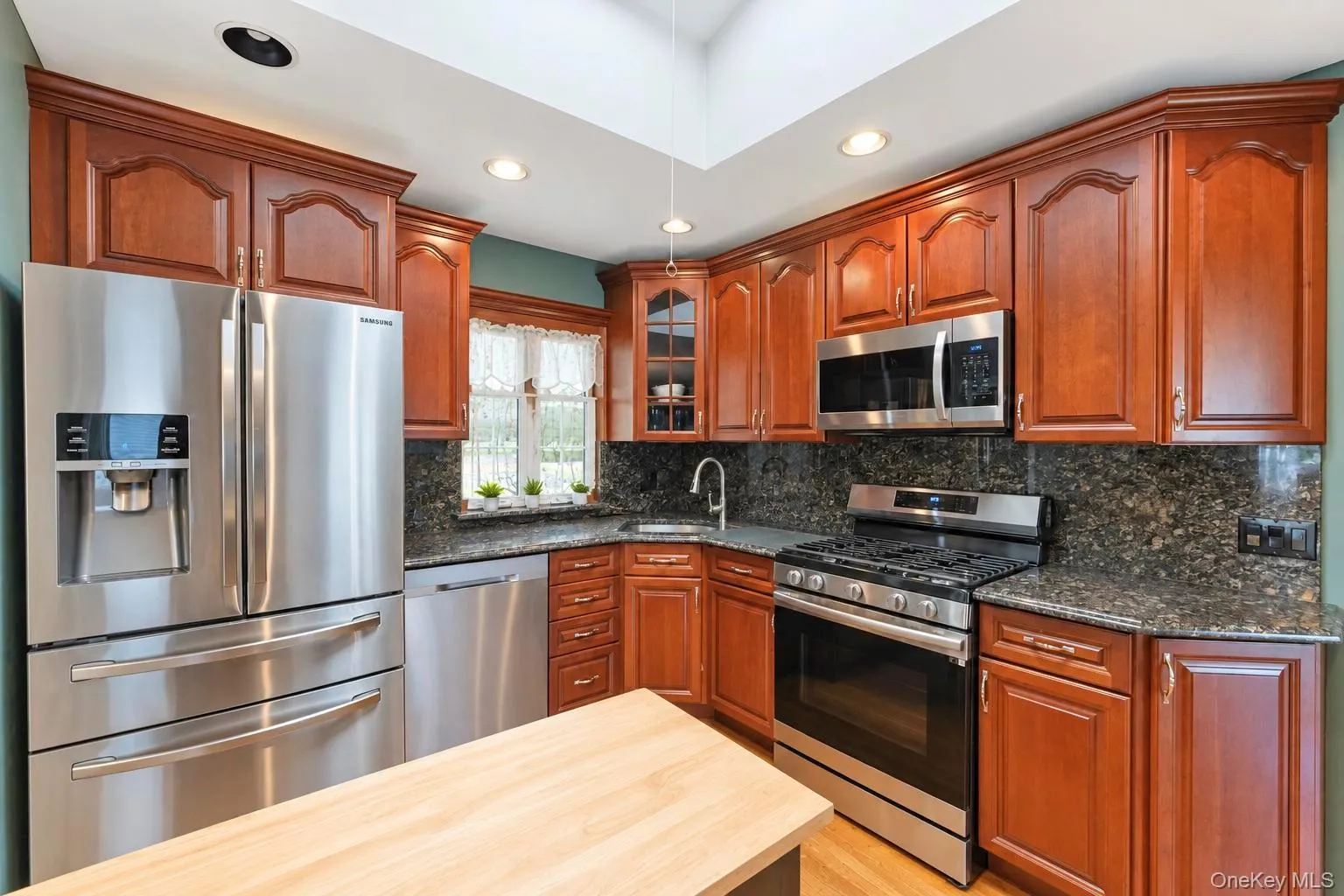 272 12th Street, Babylon, NY, 3 Bedrooms Bedrooms, 7 Rooms Rooms,2 BathroomsBathrooms,Residential,For Rent,12th,0,1045663 272 12th Street, Babylon, NY, 3 Bedrooms Bedrooms, 7 Rooms Rooms,2 BathroomsBathrooms,Residential,For Rent,12th,0,1045663
