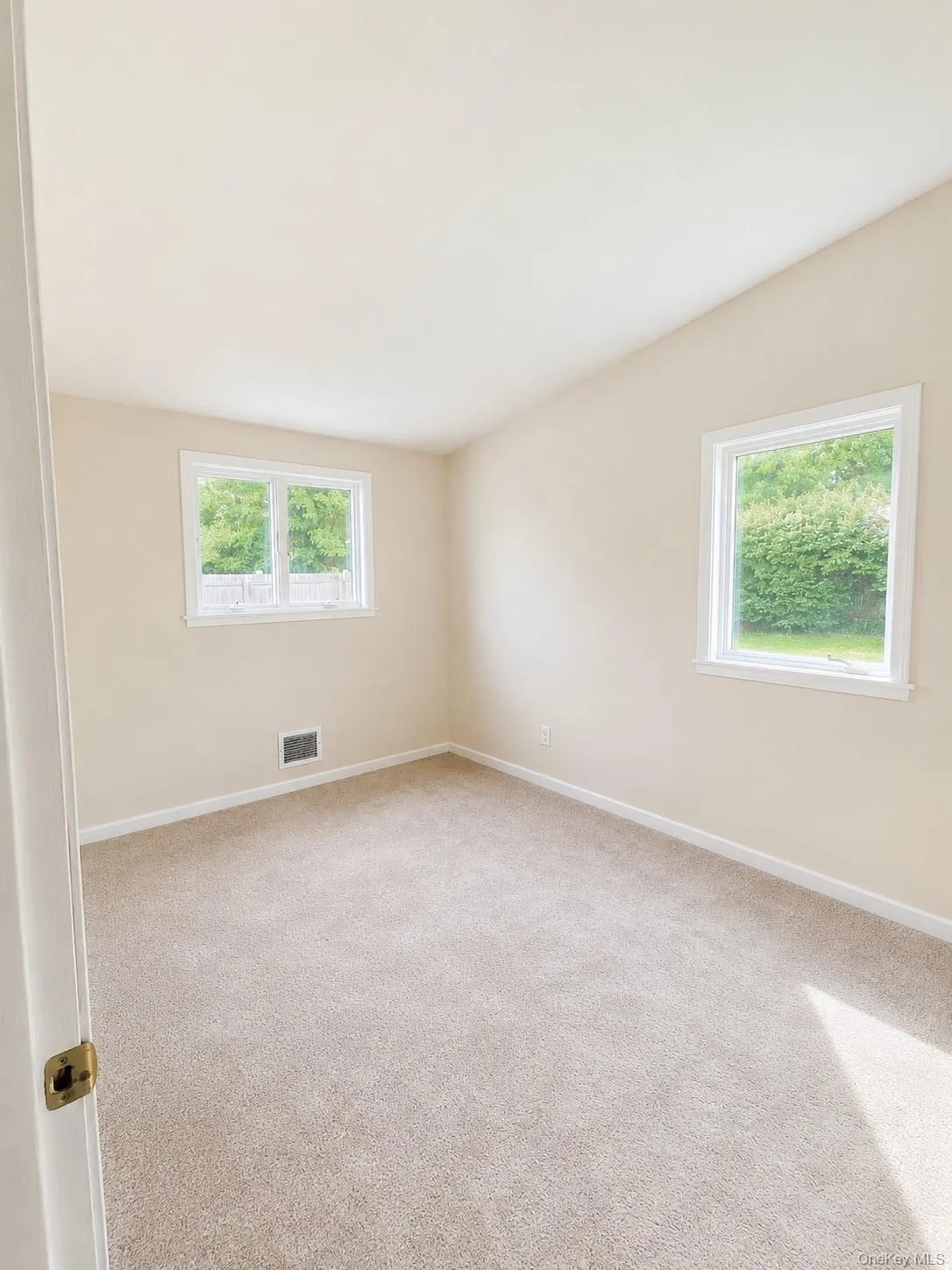 106 Days Avenue, Brookhaven, NY, 3 Bedrooms Bedrooms, 5 Rooms Rooms,2 BathroomsBathrooms,Residential Lease,For Rent,Days,0,1045670 106 Days Avenue, Brookhaven, NY, 3 Bedrooms Bedrooms, 5 Rooms Rooms,2 BathroomsBathrooms,Residential Lease,For Rent,Days,0,1045670