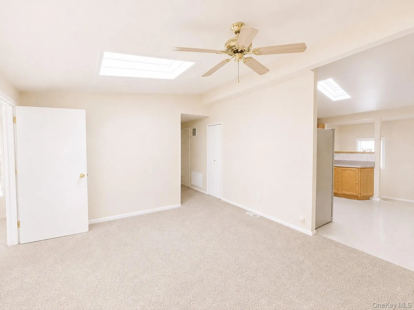 106 Days Avenue, Brookhaven, NY, 3 Bedrooms Bedrooms, 5 Rooms Rooms,2 BathroomsBathrooms,Residential Lease,For Rent,Days,0,1045670 106 Days Avenue, Brookhaven, NY, 3 Bedrooms Bedrooms, 5 Rooms Rooms,2 BathroomsBathrooms,Residential Lease,For Rent,Days,0,1045670