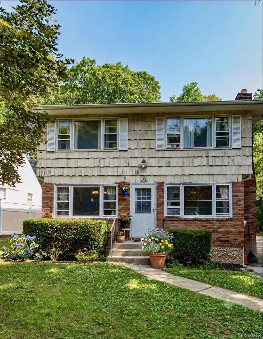 146 Carley Avenue, Huntington, NY, 6 Bedrooms Bedrooms, 11 Rooms Rooms,2 BathroomsBathrooms,Residential,For Rent,Carley,0,1045681 146 Carley Avenue, Huntington, NY, 6 Bedrooms Bedrooms, 11 Rooms Rooms,2 BathroomsBathrooms,Residential,For Rent,Carley,0,1045681