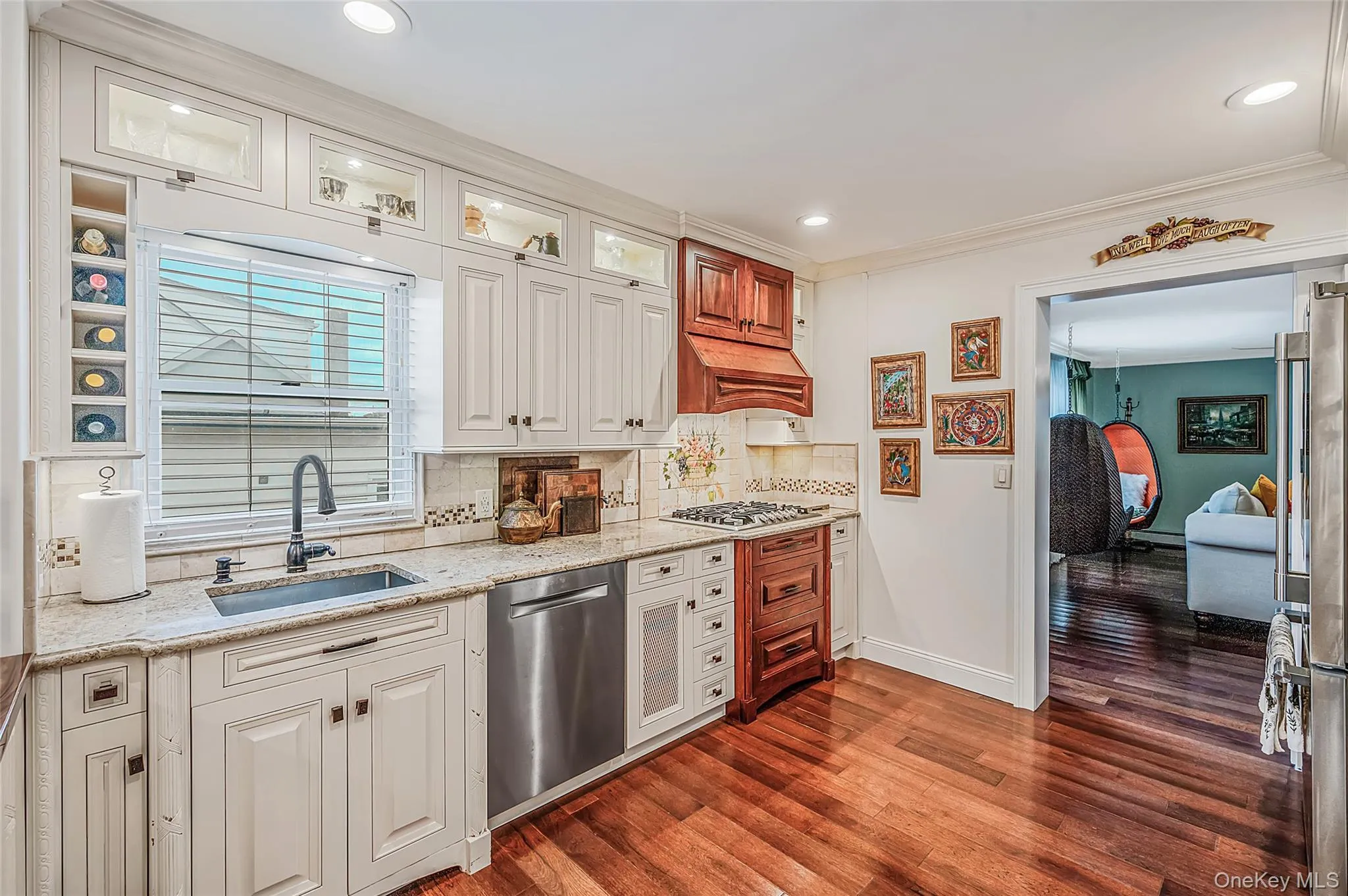 9 Perry Place, Babylon, NY, 3 Bedrooms Bedrooms, 7 Rooms Rooms,3 BathroomsBathrooms,Residential,For Rent,Perry,0,1045693 9 Perry Place, Babylon, NY, 3 Bedrooms Bedrooms, 7 Rooms Rooms,3 BathroomsBathrooms,Residential,For Rent,Perry,0,1045693