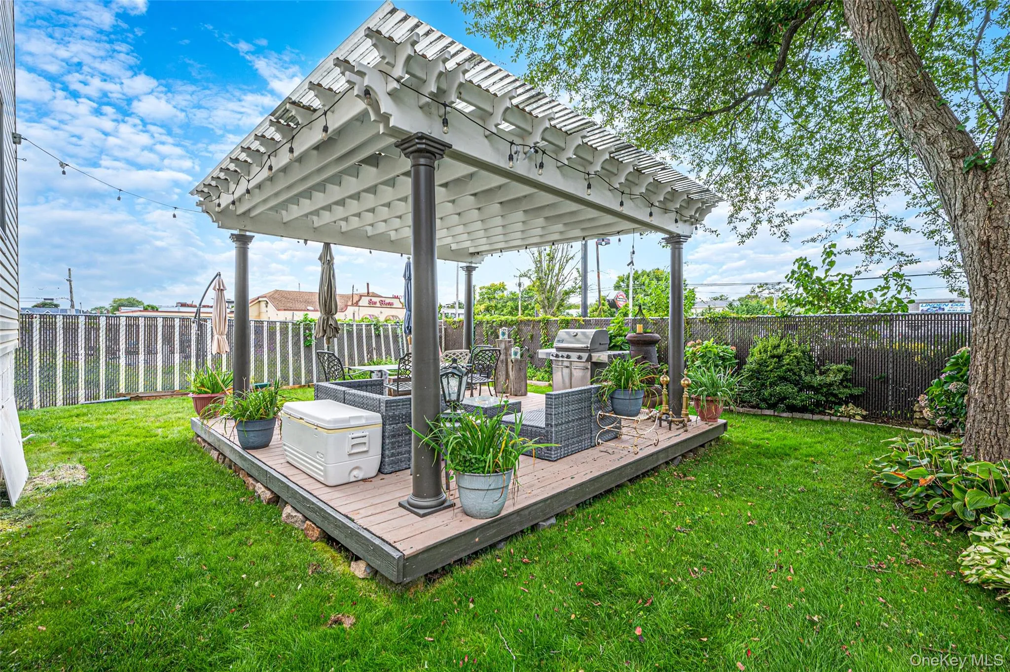 9 Perry Place, Babylon, NY, 3 Bedrooms Bedrooms, 7 Rooms Rooms,3 BathroomsBathrooms,Residential,For Rent,Perry,0,1045693 9 Perry Place, Babylon, NY, 3 Bedrooms Bedrooms, 7 Rooms Rooms,3 BathroomsBathrooms,Residential,For Rent,Perry,0,1045693