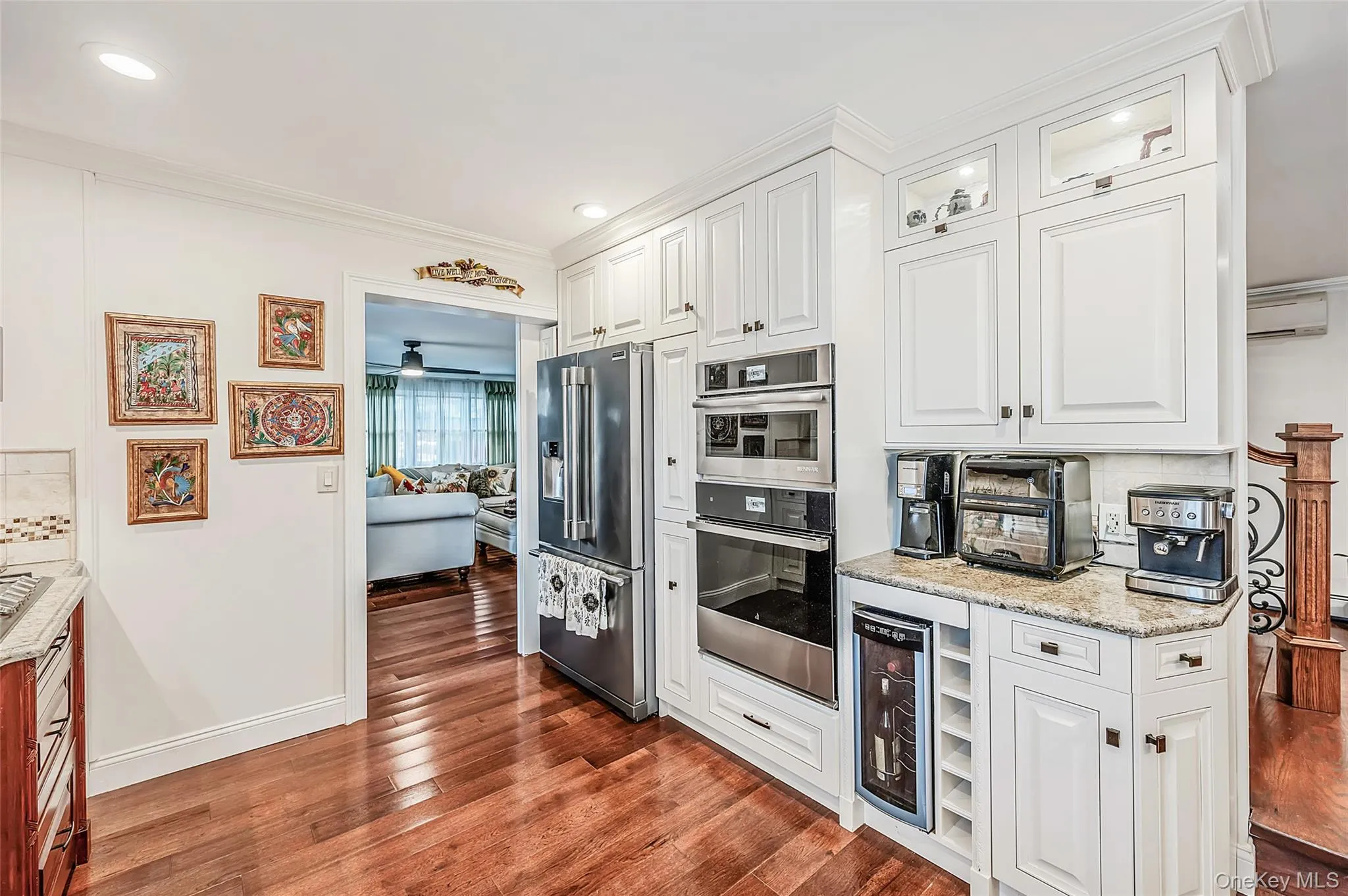 9 Perry Place, Babylon, NY, 3 Bedrooms Bedrooms, 7 Rooms Rooms,3 BathroomsBathrooms,Residential,For Rent,Perry,0,1045693 9 Perry Place, Babylon, NY, 3 Bedrooms Bedrooms, 7 Rooms Rooms,3 BathroomsBathrooms,Residential,For Rent,Perry,0,1045693