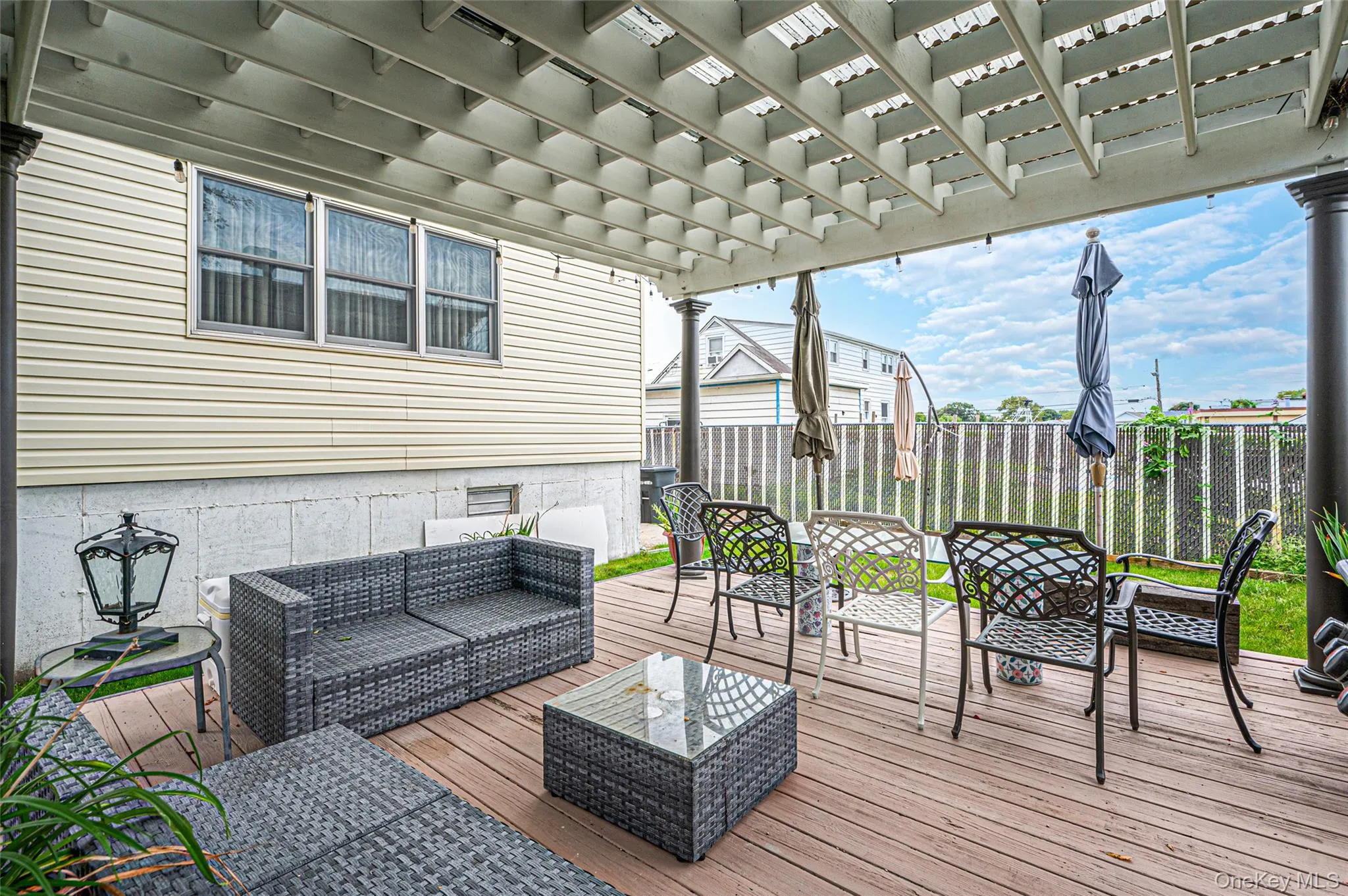 9 Perry Place, Babylon, NY, 3 Bedrooms Bedrooms, 7 Rooms Rooms,3 BathroomsBathrooms,Residential,For Rent,Perry,0,1045693 9 Perry Place, Babylon, NY, 3 Bedrooms Bedrooms, 7 Rooms Rooms,3 BathroomsBathrooms,Residential,For Rent,Perry,0,1045693