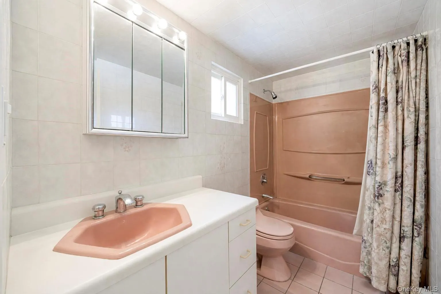 25 Hewes Street, Brookhaven, NY, 4 Bedrooms Bedrooms, 8 Rooms Rooms,2 BathroomsBathrooms,Residential Lease,For Rent,Hewes,0,1045694 25 Hewes Street, Brookhaven, NY, 4 Bedrooms Bedrooms, 8 Rooms Rooms,2 BathroomsBathrooms,Residential Lease,For Rent,Hewes,0,1045694
