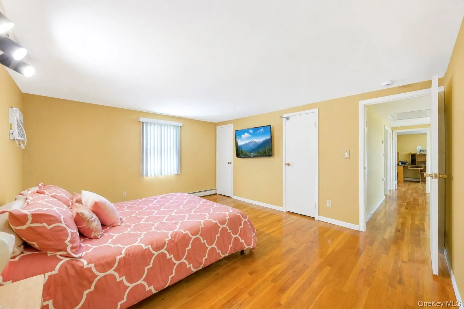 25 Hewes Street, Brookhaven, NY, 4 Bedrooms Bedrooms, 8 Rooms Rooms,2 BathroomsBathrooms,Residential Lease,For Rent,Hewes,0,1045694 25 Hewes Street, Brookhaven, NY, 4 Bedrooms Bedrooms, 8 Rooms Rooms,2 BathroomsBathrooms,Residential Lease,For Rent,Hewes,0,1045694