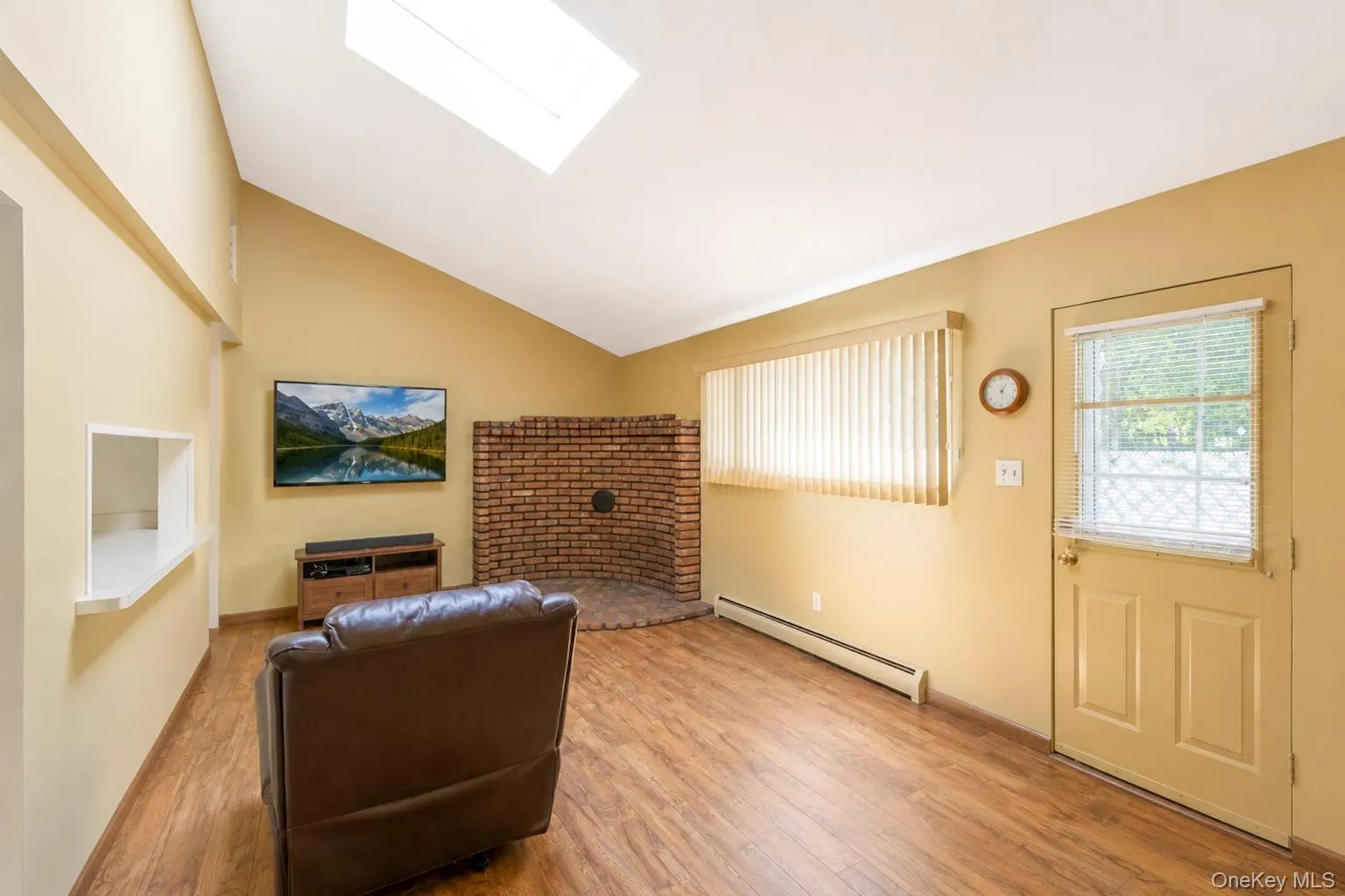 25 Hewes Street, Brookhaven, NY, 4 Bedrooms Bedrooms, 8 Rooms Rooms,2 BathroomsBathrooms,Residential Lease,For Rent,Hewes,0,1045694 25 Hewes Street, Brookhaven, NY, 4 Bedrooms Bedrooms, 8 Rooms Rooms,2 BathroomsBathrooms,Residential Lease,For Rent,Hewes,0,1045694