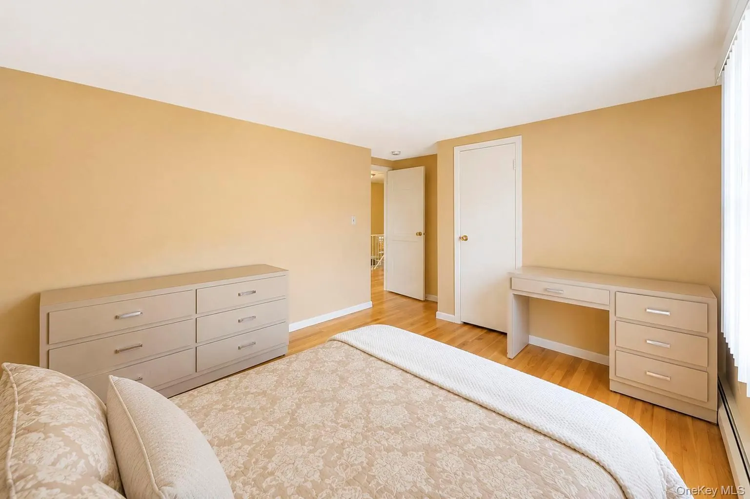 25 Hewes Street, Brookhaven, NY, 4 Bedrooms Bedrooms, 8 Rooms Rooms,2 BathroomsBathrooms,Residential Lease,For Rent,Hewes,0,1045694 25 Hewes Street, Brookhaven, NY, 4 Bedrooms Bedrooms, 8 Rooms Rooms,2 BathroomsBathrooms,Residential Lease,For Rent,Hewes,0,1045694