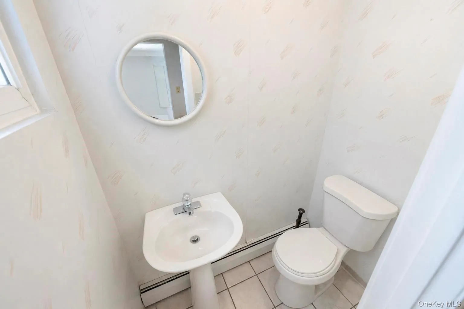 25 Hewes Street, Brookhaven, NY, 4 Bedrooms Bedrooms, 8 Rooms Rooms,2 BathroomsBathrooms,Residential Lease,For Rent,Hewes,0,1045694 25 Hewes Street, Brookhaven, NY, 4 Bedrooms Bedrooms, 8 Rooms Rooms,2 BathroomsBathrooms,Residential Lease,For Rent,Hewes,0,1045694