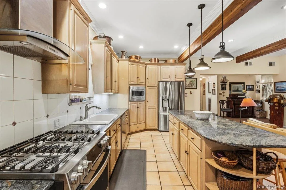 16 Stuart Avenue, Babylon, NY, 3 Bedrooms Bedrooms, 10 Rooms Rooms,3 BathroomsBathrooms,Residential,For Rent,Stuart,0,1045695 16 Stuart Avenue, Babylon, NY, 3 Bedrooms Bedrooms, 10 Rooms Rooms,3 BathroomsBathrooms,Residential,For Rent,Stuart,0,1045695