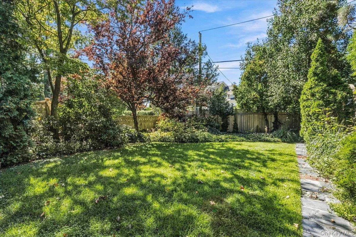 16 Stuart Avenue, Babylon, NY, 3 Bedrooms Bedrooms, 10 Rooms Rooms,3 BathroomsBathrooms,Residential,For Rent,Stuart,0,1045695 16 Stuart Avenue, Babylon, NY, 3 Bedrooms Bedrooms, 10 Rooms Rooms,3 BathroomsBathrooms,Residential,For Rent,Stuart,0,1045695