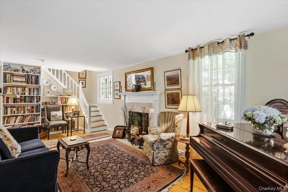 16 Stuart Avenue, Babylon, NY, 3 Bedrooms Bedrooms, 10 Rooms Rooms,3 BathroomsBathrooms,Residential,For Rent,Stuart,0,1045695 16 Stuart Avenue, Babylon, NY, 3 Bedrooms Bedrooms, 10 Rooms Rooms,3 BathroomsBathrooms,Residential,For Rent,Stuart,0,1045695