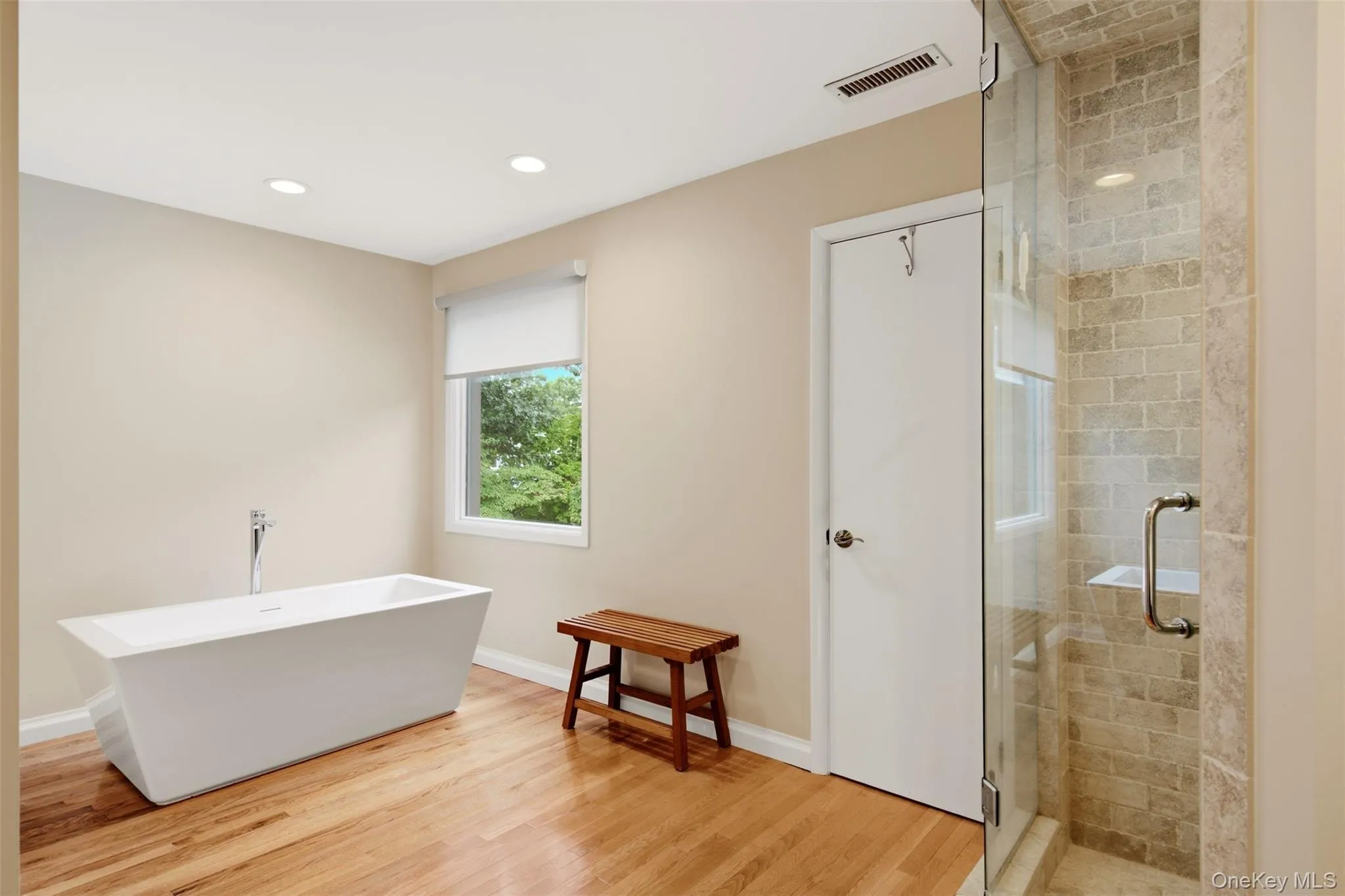 6 Target Rock Drive, Huntington, NY, 5 Bedrooms Bedrooms, 11 Rooms Rooms,3 BathroomsBathrooms,Residential,For Rent,Target Rock,0,1045696 6 Target Rock Drive, Huntington, NY, 5 Bedrooms Bedrooms, 11 Rooms Rooms,3 BathroomsBathrooms,Residential,For Rent,Target Rock,0,1045696