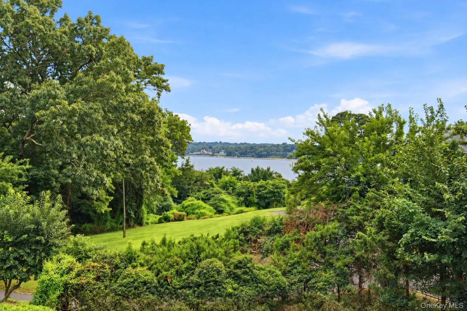 6 Target Rock Drive, Huntington, NY, 5 Bedrooms Bedrooms, 11 Rooms Rooms,3 BathroomsBathrooms,Residential,For Rent,Target Rock,0,1045696 6 Target Rock Drive, Huntington, NY, 5 Bedrooms Bedrooms, 11 Rooms Rooms,3 BathroomsBathrooms,Residential,For Rent,Target Rock,0,1045696