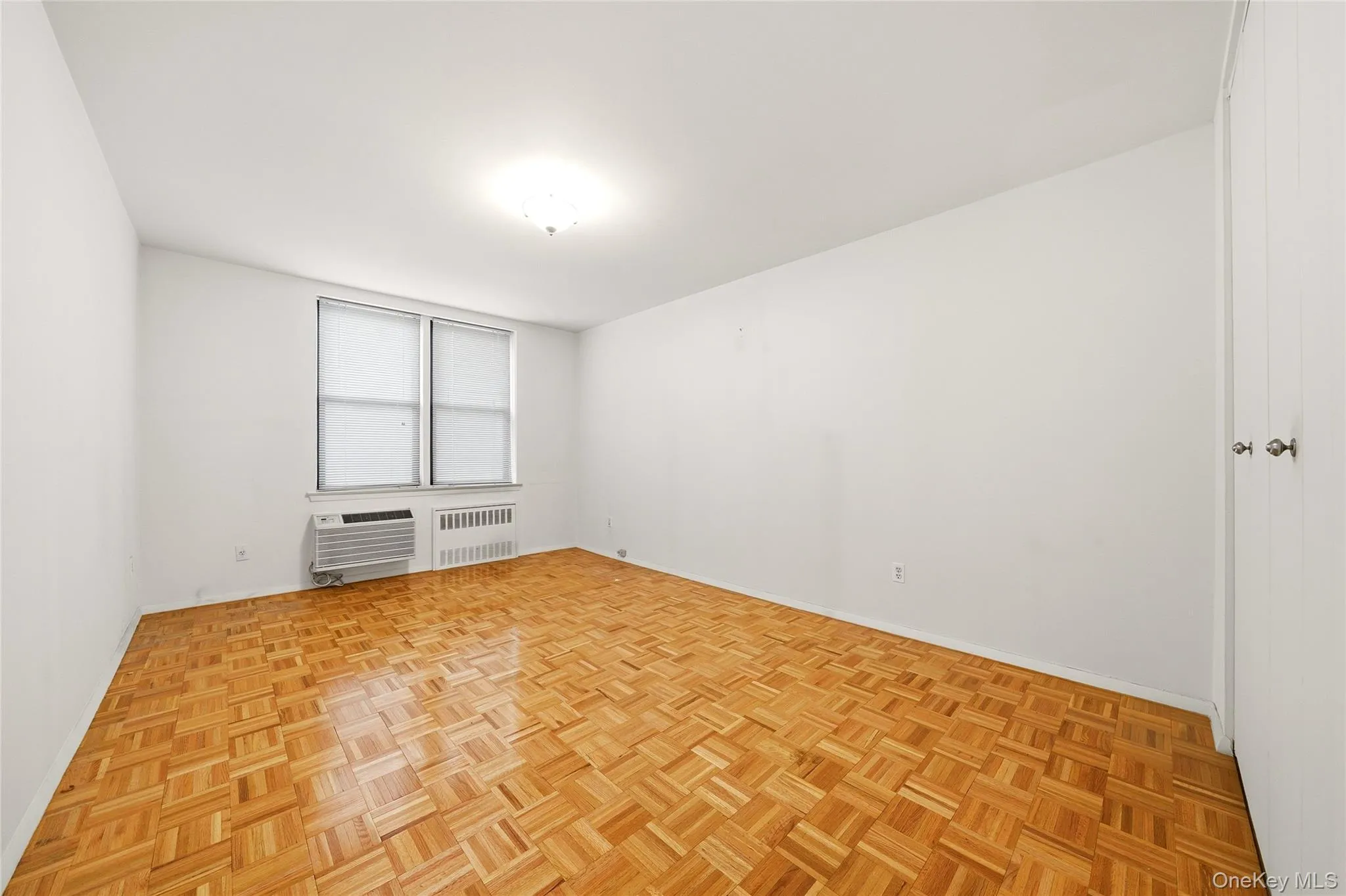 1874 Pelham Pkway S, New York, NY, 1 Bedroom Bedrooms, 4 Rooms Rooms,1 BathroomBathrooms,Residential,For Rent,Pelham Pkway S,0,1045700 1874 Pelham Pkway S, New York, NY, 1 Bedroom Bedrooms, 4 Rooms Rooms,1 BathroomBathrooms,Residential,For Rent,Pelham Pkway S,0,1045700