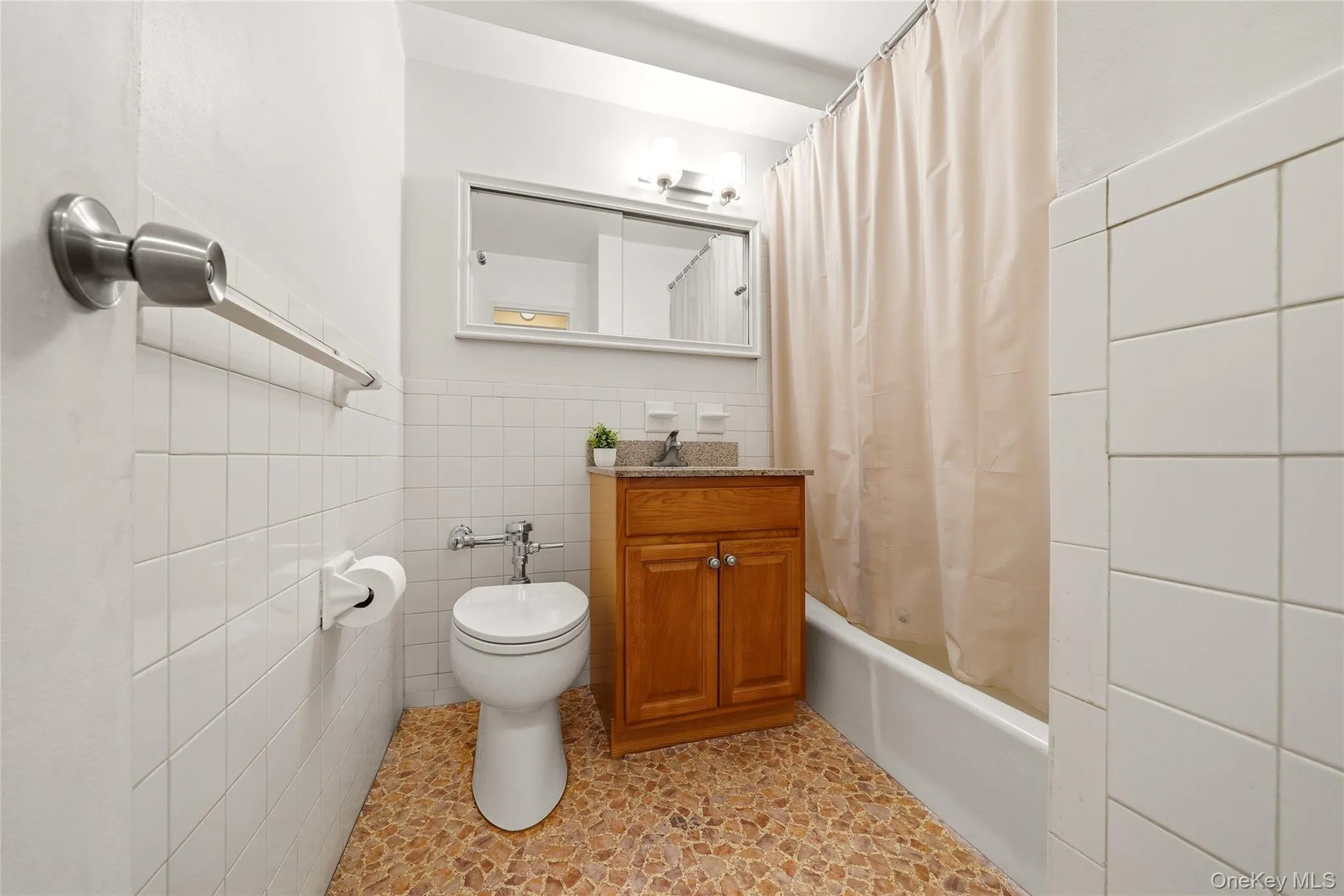 1874 Pelham Pkway S, New York, NY, 1 Bedroom Bedrooms, 4 Rooms Rooms,1 BathroomBathrooms,Residential,For Rent,Pelham Pkway S,0,1045700 1874 Pelham Pkway S, New York, NY, 1 Bedroom Bedrooms, 4 Rooms Rooms,1 BathroomBathrooms,Residential,For Rent,Pelham Pkway S,0,1045700