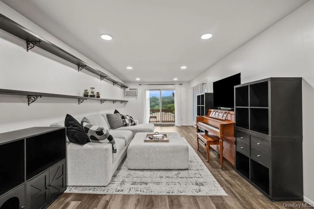 249 Country Club Lane, Haverstraw, NY, 2 Bedrooms Bedrooms, 5 Rooms Rooms,2 BathroomsBathrooms,Residential,For Rent,Country Club,0,1045701 249 Country Club Lane, Haverstraw, NY, 2 Bedrooms Bedrooms, 5 Rooms Rooms,2 BathroomsBathrooms,Residential,For Rent,Country Club,0,1045701