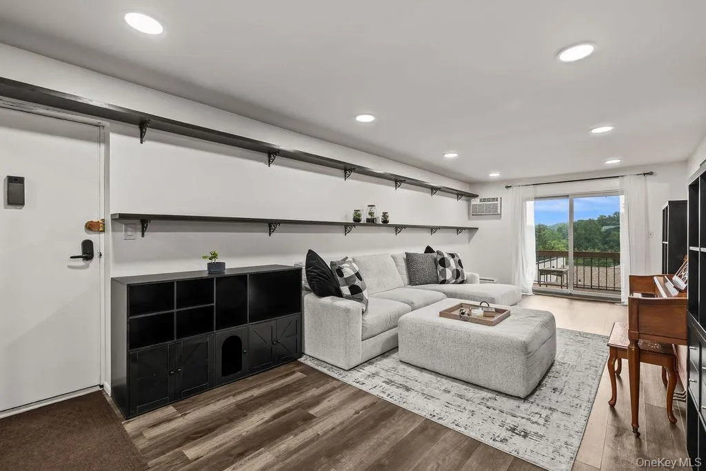 249 Country Club Lane, Haverstraw, NY, 2 Bedrooms Bedrooms, 5 Rooms Rooms,2 BathroomsBathrooms,Residential,For Rent,Country Club,0,1045701 249 Country Club Lane, Haverstraw, NY, 2 Bedrooms Bedrooms, 5 Rooms Rooms,2 BathroomsBathrooms,Residential,For Rent,Country Club,0,1045701