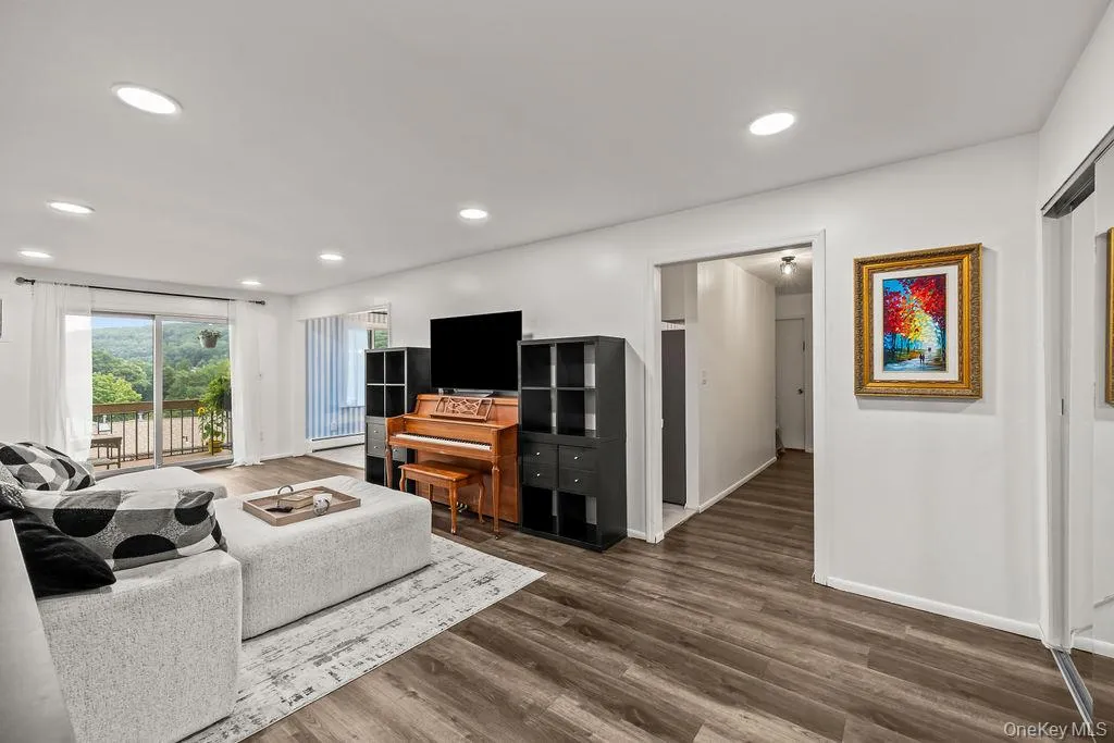 249 Country Club Lane, Haverstraw, NY, 2 Bedrooms Bedrooms, 5 Rooms Rooms,2 BathroomsBathrooms,Residential,For Rent,Country Club,0,1045701 249 Country Club Lane, Haverstraw, NY, 2 Bedrooms Bedrooms, 5 Rooms Rooms,2 BathroomsBathrooms,Residential,For Rent,Country Club,0,1045701
