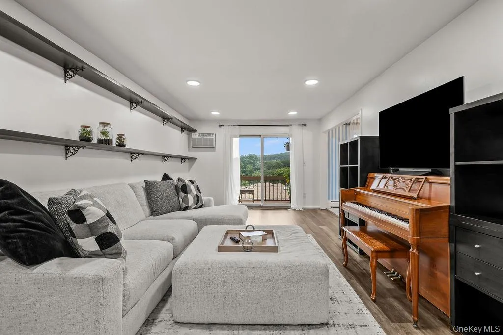 249 Country Club Lane, Haverstraw, NY, 2 Bedrooms Bedrooms, 5 Rooms Rooms,2 BathroomsBathrooms,Residential,For Rent,Country Club,0,1045701 249 Country Club Lane, Haverstraw, NY, 2 Bedrooms Bedrooms, 5 Rooms Rooms,2 BathroomsBathrooms,Residential,For Rent,Country Club,0,1045701
