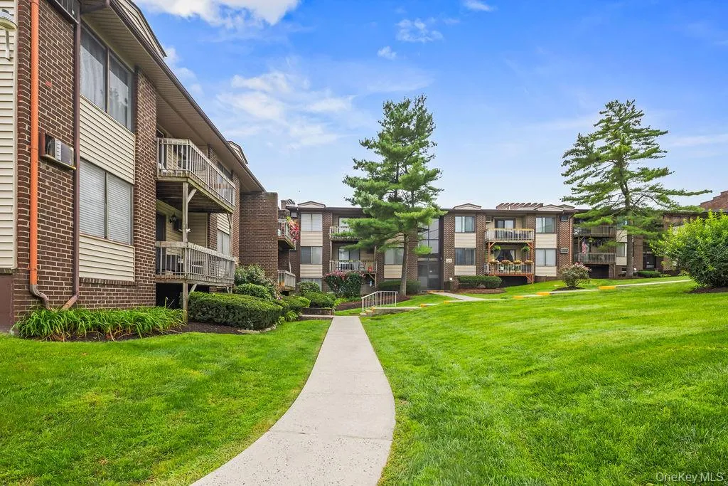 249 Country Club Lane, Haverstraw, NY, 2 Bedrooms Bedrooms, 5 Rooms Rooms,2 BathroomsBathrooms,Residential,For Rent,Country Club,0,1045701 249 Country Club Lane, Haverstraw, NY, 2 Bedrooms Bedrooms, 5 Rooms Rooms,2 BathroomsBathrooms,Residential,For Rent,Country Club,0,1045701