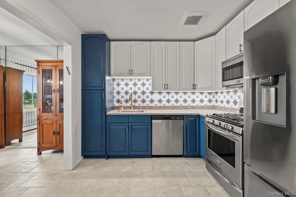 249 Country Club Lane, Haverstraw, NY, 2 Bedrooms Bedrooms, 5 Rooms Rooms,2 BathroomsBathrooms,Residential,For Rent,Country Club,0,1045701 249 Country Club Lane, Haverstraw, NY, 2 Bedrooms Bedrooms, 5 Rooms Rooms,2 BathroomsBathrooms,Residential,For Rent,Country Club,0,1045701