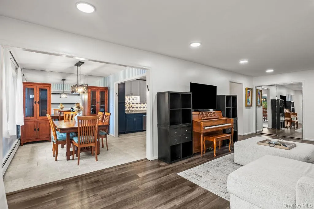249 Country Club Lane, Haverstraw, NY, 2 Bedrooms Bedrooms, 5 Rooms Rooms,2 BathroomsBathrooms,Residential,For Rent,Country Club,0,1045701 249 Country Club Lane, Haverstraw, NY, 2 Bedrooms Bedrooms, 5 Rooms Rooms,2 BathroomsBathrooms,Residential,For Rent,Country Club,0,1045701