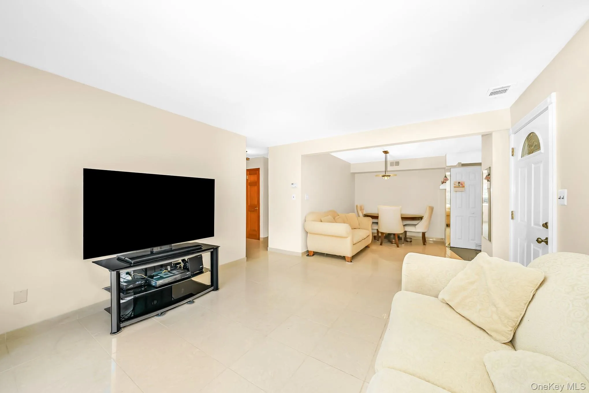 161 Feller Drive, Islip, NY, 2 Bedrooms Bedrooms, 5 Rooms Rooms,1 BathroomBathrooms,Residential,For Rent,Feller,0,1045702 161 Feller Drive, Islip, NY, 2 Bedrooms Bedrooms, 5 Rooms Rooms,1 BathroomBathrooms,Residential,For Rent,Feller,0,1045702