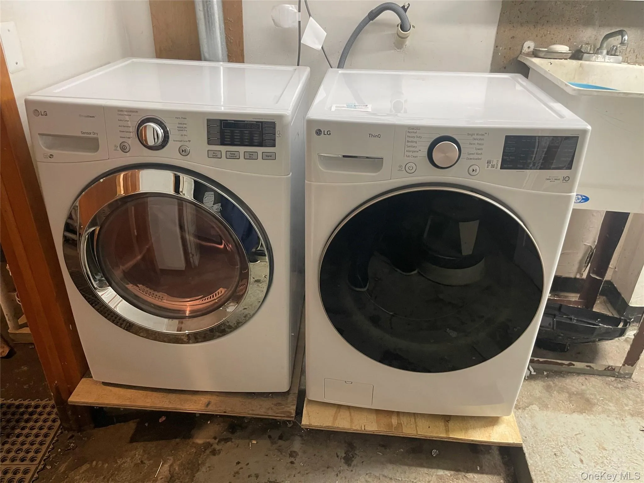 16 Taxter Road, Greenburgh, NY, 3 Bedrooms Bedrooms, 6 Rooms Rooms,1 BathroomBathrooms,Residential Lease,For Rent,Taxter,0,1045704 16 Taxter Road, Greenburgh, NY, 3 Bedrooms Bedrooms, 6 Rooms Rooms,1 BathroomBathrooms,Residential Lease,For Rent,Taxter,0,1045704