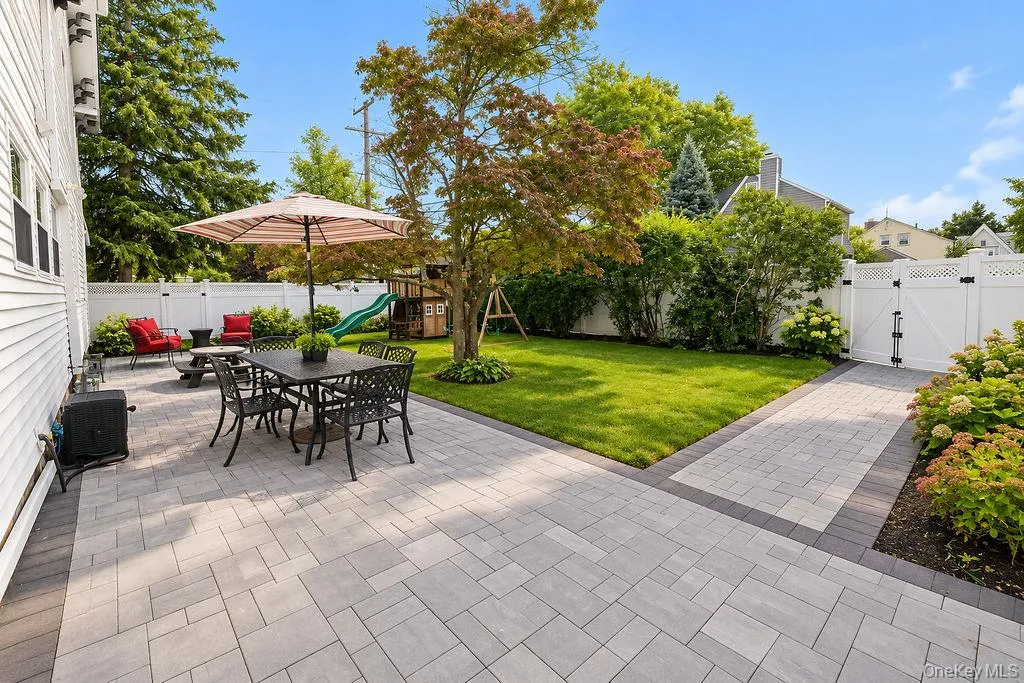 314 Ocean Avenue, Hempstead, NY, 5 Bedrooms Bedrooms, 8 Rooms Rooms,2 BathroomsBathrooms,Residential,For Rent,Ocean,0,1045709 314 Ocean Avenue, Hempstead, NY, 5 Bedrooms Bedrooms, 8 Rooms Rooms,2 BathroomsBathrooms,Residential,For Rent,Ocean,0,1045709
