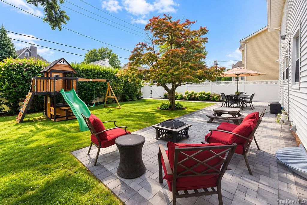 314 Ocean Avenue, Hempstead, NY, 5 Bedrooms Bedrooms, 8 Rooms Rooms,2 BathroomsBathrooms,Residential,For Rent,Ocean,0,1045709 314 Ocean Avenue, Hempstead, NY, 5 Bedrooms Bedrooms, 8 Rooms Rooms,2 BathroomsBathrooms,Residential,For Rent,Ocean,0,1045709