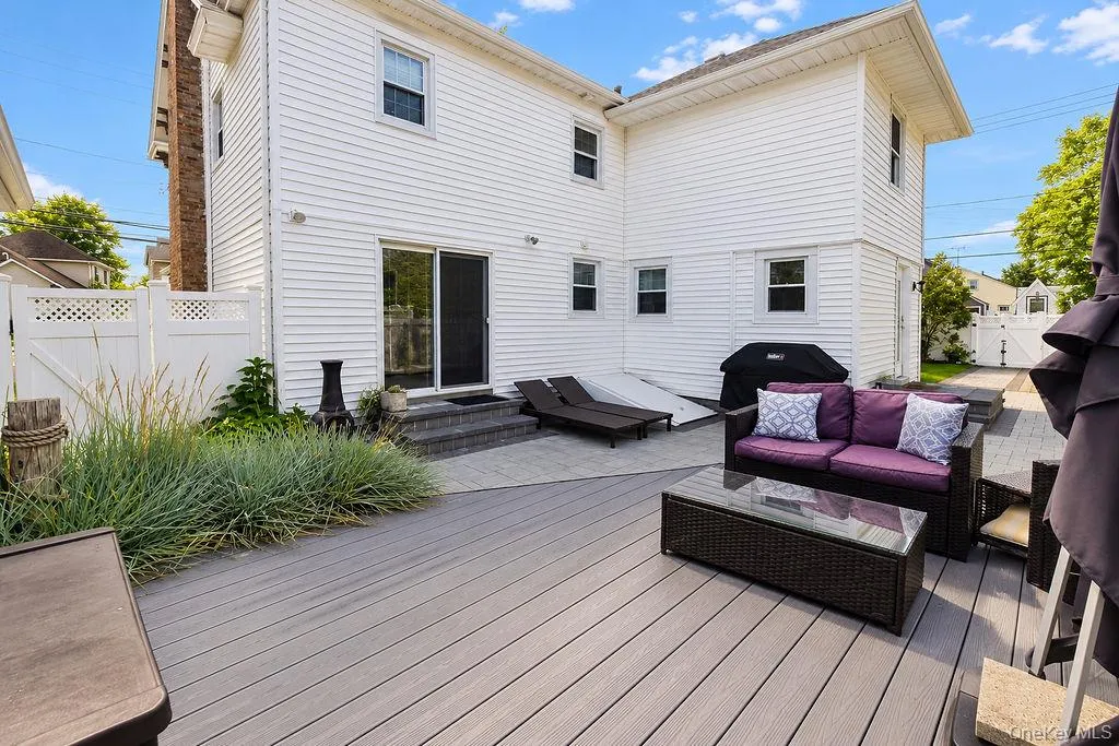 314 Ocean Avenue, Hempstead, NY, 5 Bedrooms Bedrooms, 8 Rooms Rooms,2 BathroomsBathrooms,Residential,For Rent,Ocean,0,1045709 314 Ocean Avenue, Hempstead, NY, 5 Bedrooms Bedrooms, 8 Rooms Rooms,2 BathroomsBathrooms,Residential,For Rent,Ocean,0,1045709