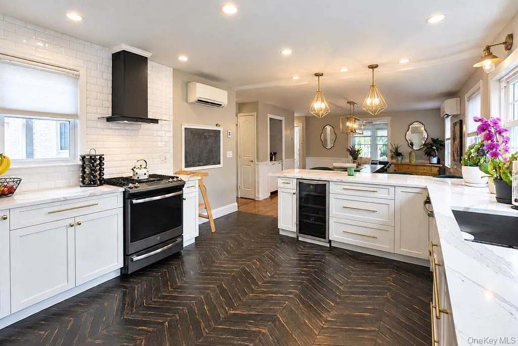 314 Ocean Avenue, Hempstead, NY, 5 Bedrooms Bedrooms, 8 Rooms Rooms,2 BathroomsBathrooms,Residential,For Rent,Ocean,0,1045709 314 Ocean Avenue, Hempstead, NY, 5 Bedrooms Bedrooms, 8 Rooms Rooms,2 BathroomsBathrooms,Residential,For Rent,Ocean,0,1045709