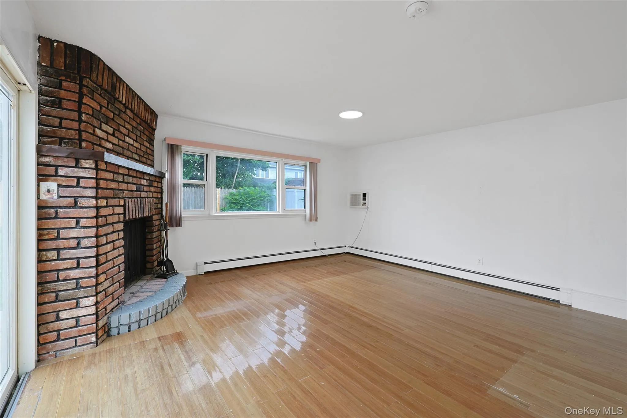 82 Lantern Road, Oyster Bay, NY, 4 Bedrooms Bedrooms, 8 Rooms Rooms,1 BathroomBathrooms,Residential,For Rent,Lantern,0,1045710 82 Lantern Road, Oyster Bay, NY, 4 Bedrooms Bedrooms, 8 Rooms Rooms,1 BathroomBathrooms,Residential,For Rent,Lantern,0,1045710