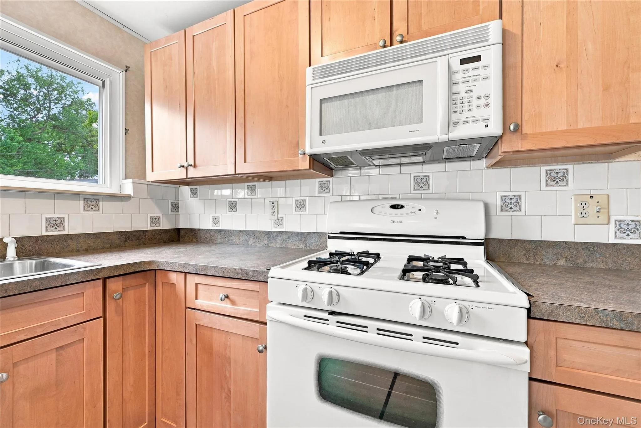160 Hawkins Road, Brookhaven, NY, 3 Bedrooms Bedrooms, 7 Rooms Rooms,1 BathroomBathrooms,Residential,For Rent,Hawkins,0,1045715 160 Hawkins Road, Brookhaven, NY, 3 Bedrooms Bedrooms, 7 Rooms Rooms,1 BathroomBathrooms,Residential,For Rent,Hawkins,0,1045715